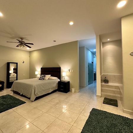 Casa Sasha'S Mini Palace Cancún Exterior foto